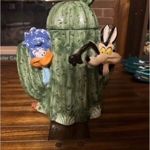 Warner Bros. Road Runner and Wiley Coyote Cookie Jar